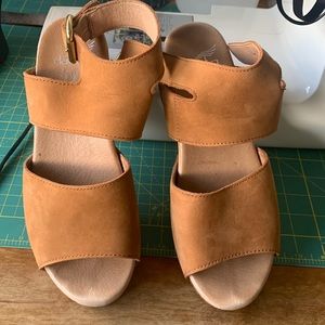 Dansko sandal clog ankle strap buckle , leather footbed cushioned size 38 EU